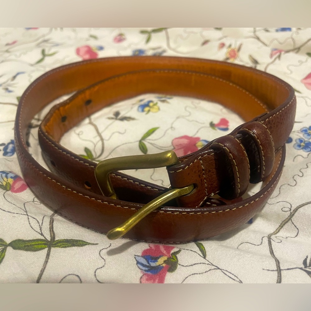 GAP leather belt size 34. Very good condition!